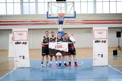 Pamje nga turneu i Alley Oop në Gjakovë